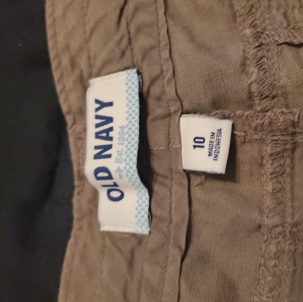Shorts - Picture 3 of 4